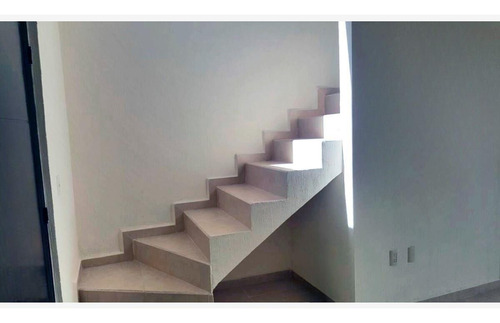 Casa De Adjudicación Bancaria En Venta Ubicada En Av. La Cantera, Condominio Los Prados 3. Fracc. Ciudad Del Sol. Cmr.