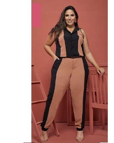 Imagem 1 de 5 de Macacão Soltinho Com Bolsos E Elástico Na Cintura Plus Size