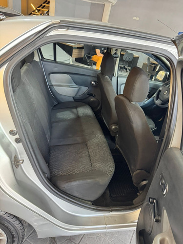 Renault Logan 1.6 Expression Hi-power 4p