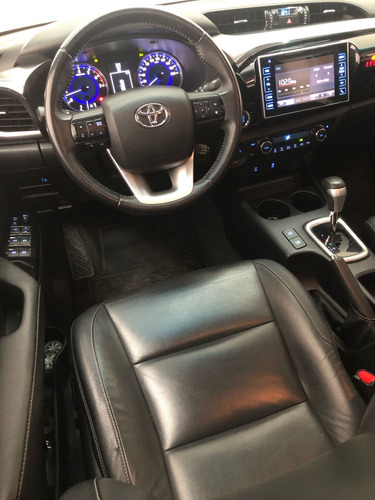 Toyota Hilux 2.7 Srv Cab. Dupla 4x4 Flex Aut. 4p Gasolina e álcool