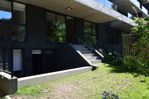 Lindo Dúplex Con Patio, Mar Jónico, Vitacura (84316)