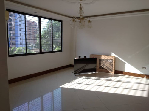 Imagen 3 de 15 de Linda Santos Alquila Townhouse En El Parral, Al Final 4 Avenidas, 212m2. 0414 4150107