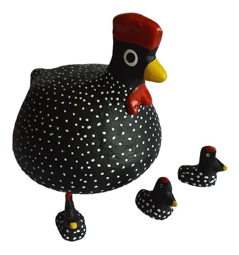 Imagem 3 de 5 de Galinha Gordinha Com Três Pintinhos - Artesanato Caruaru