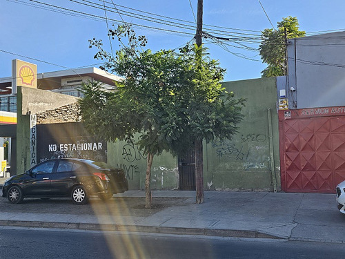 Casa Comercial Con Terreno Grande, Comuna De Santiago