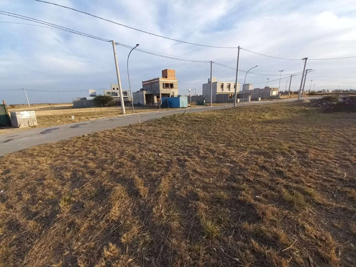 Venta Lote Esquina Apto Dúplex, Valle Cercano (urbanización Deportiva-b El Equipo), 492 M2,escritura