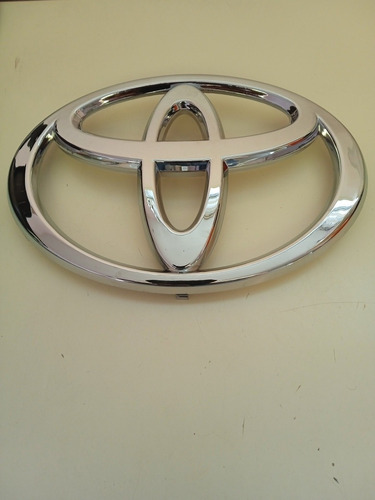 Emblema Cromado  De Parrilla Para Hilux 2006-2009