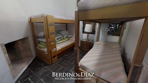 Imperdible Oportunidad En Playa Mansa A Tan Solo Metros Del Mar- Ref: 394