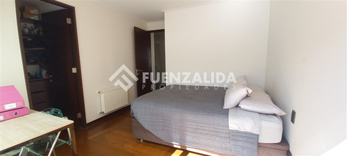 Casa En Venta De 3 Dorm. En Lo Barnechea