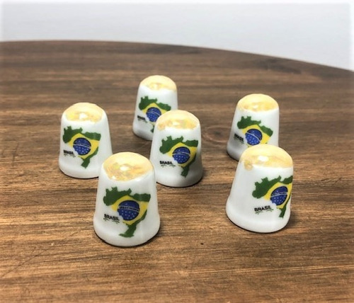 Imagem 1 de 4 de Kit 6 Mini Dedal De Porcelana Brasil