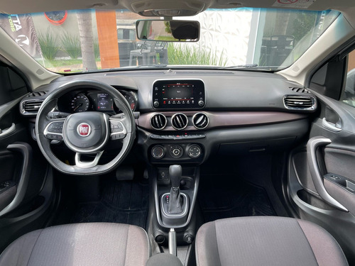 Fiat Cronos 1.8 Precision 16v Flex Aut. 4p