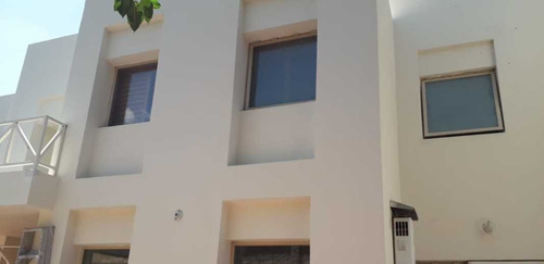 Imagen 2 de 8 de Casa En Venta En Los Viñedos