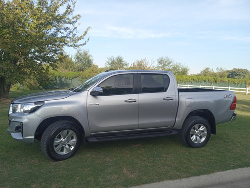 Toyota Hilux 2.8 Cd Srv 177cv 4x4