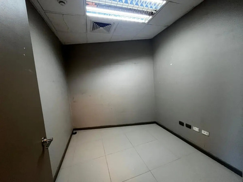 Ciudad Empresarial 300m2 Habilitada 10 Privados Trifasica