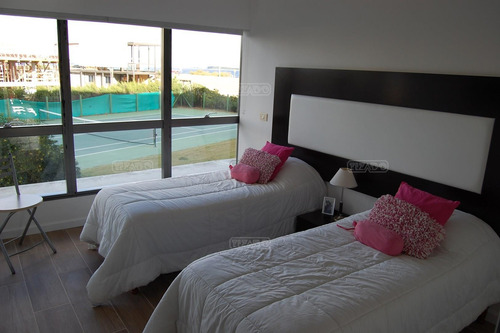 Imagen 15 de 30 de Apartamento 3 Dormitorios Piscina Climatizada Terrazas De La Laguna Departamento En Alquiler Ubicado En Pinares, Punta Del Este, Punta Del Este / Maldonado
