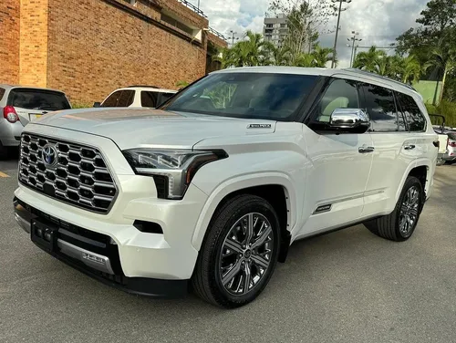 Toyota Sequoia 3.5 V6 Capstone
