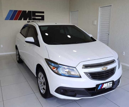 Imagem 2 de 9 de Chevrolet Onix Lt 1.4 2015