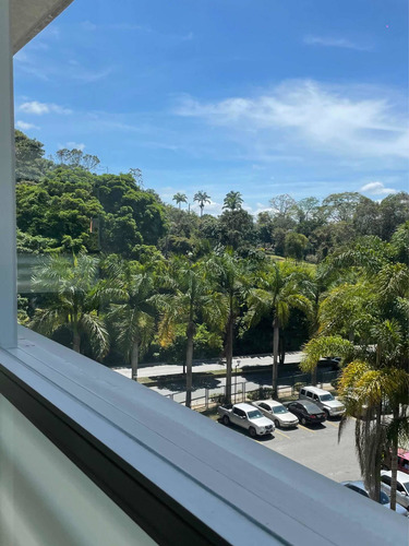 Imagen 5 de 9 de Venta Oficina De Lujo En Centro Empresarial La Lagunita