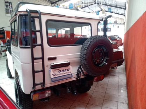 Imagem 3 de 9 de Toyota Bandeirante Bj50 6 Lugares