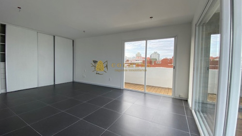 Pent-house Con Excelente Vista A Rambla De La Brava - Con Balcon Y Terraza.- Ref: 3000