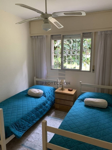 Apartamento En Punte Del Este 2 Dormitorios, 2 Baños, Garage