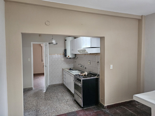 Solo Venta. Casa 4 Ambientes Con Quincho Y Parque