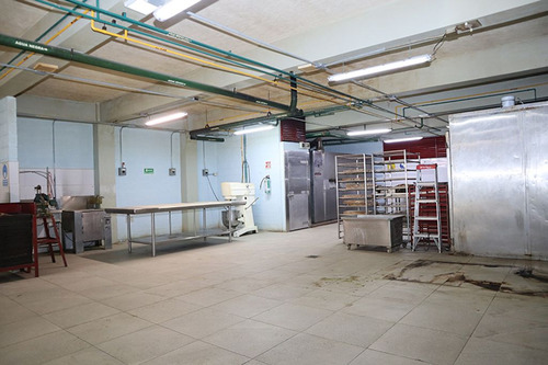 Edificio Comercial En Venta En Nezahualcoyotl