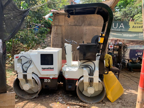 Vibrocompactador Ingersoll Rand Dd24