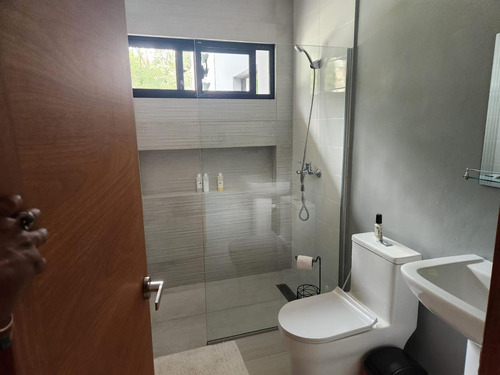 Villa En Jarabacoa En Venta. 6 Hab, 3 Cocinas, 9 Banos, 2 Terrazas