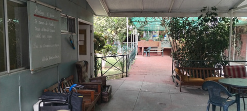 Gran Propiedad A Cuadras Del Centro De Maipu