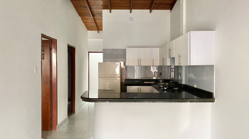Imagen 7 de 13 de Casa Remodelada 03 Habitaciones, Tres Baños