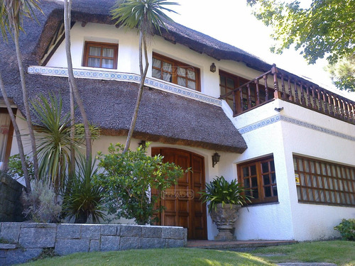 Venta Chalet Casa Quincho 3 Dormitorios Garage Jardín Estufa A Leña Pinares Playa Mansa Punta Del Este Maldonado