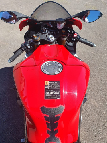 Yamaha R1 2016