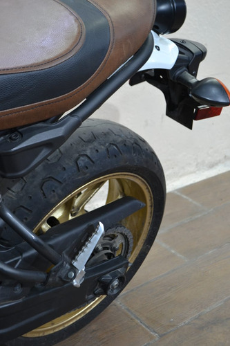 Neo-retro Yamaha Xsr 700, Atractiva Con Excelente Manejo