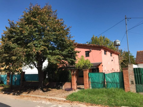 Casa En Venta En Zapiola
