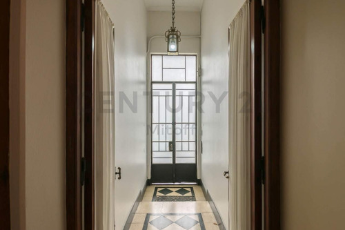 Casa En Venta De 3 Dormitorios Con Patio Y Cochera