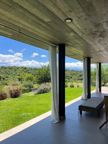 Dueño Vende Casa En Club De Campo La Almona, San Salvador De Jujuy