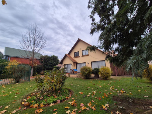 Casa En Venta De 4 Dorm. En Talca