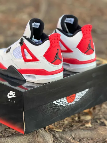 Retro 4 blancas con rojo sale