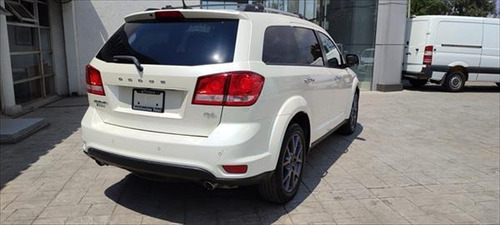 Imagen 4 de 16 de Dodge Journey 2015