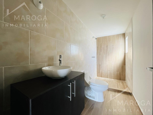 Imagen 14 de 16 de Casas De 4 Recámaras, Principal Con Vestidor Y Baño, Amplios Espacios