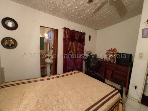 Imagen 16 de 19 de Casa En Venta En Conjunto Residencial Palo Negro Aragua 23-14707 Irrr