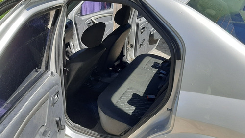 Renault Logan 2011 1.0 16v Authentique Hi-flex 4p