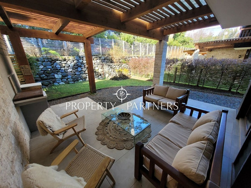 Imagen 16 de 30 de Casa Estilo Townhouse En Parque Pinares
