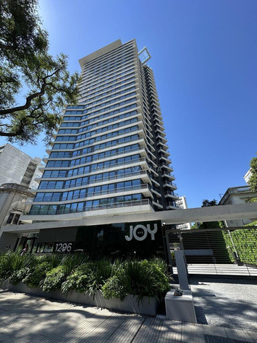 Venta Con Renta Apartamento 2 Dormitorios En Edificio Joy. Garage