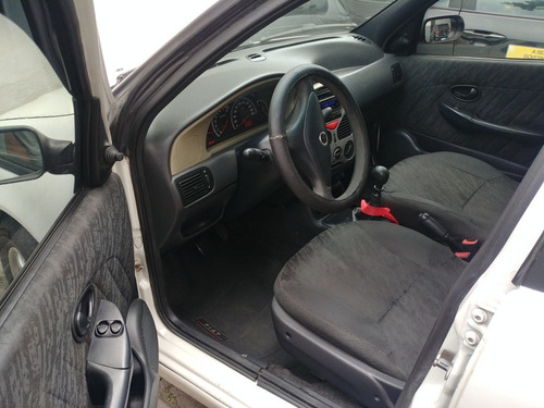 Imagem 9 de 13 de Fiat Siena 2001 1.0 16v Elx 4p