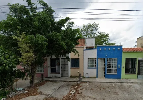 Casa En Venta , Col. Villa Otoch, Cancún, Benito Juárez, Remate Bancario -jmjc88