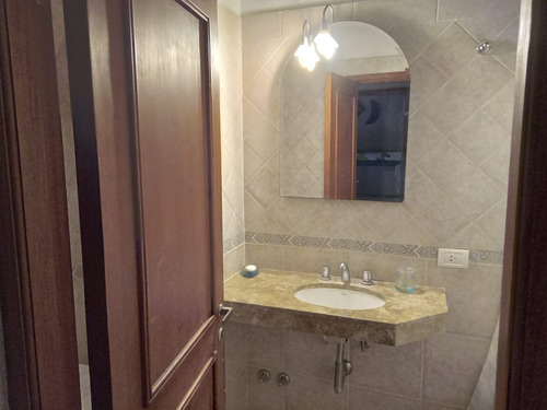 Alquiler O Venta Casa Carilo
