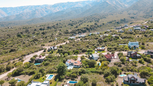 Casa En Venta En Cascadas, 3 Dormitorios A 10min De La Villa De Merlo