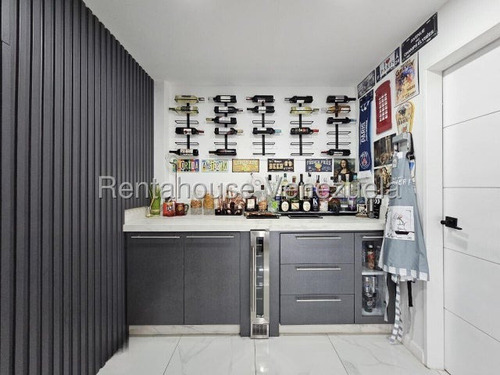 Descubre Esta Moderna Y Amplia Casa En Santa Ines