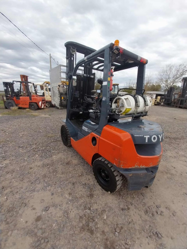 Autoelevador Toyota 32-8fd25 Con Clamp Cascade 2 Metros
